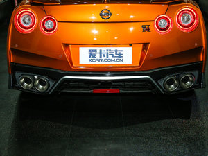 2017款3.8T 旗舰版 排气管