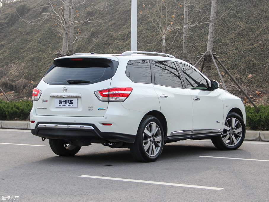 2016Pathfinder 2.5L hybrid