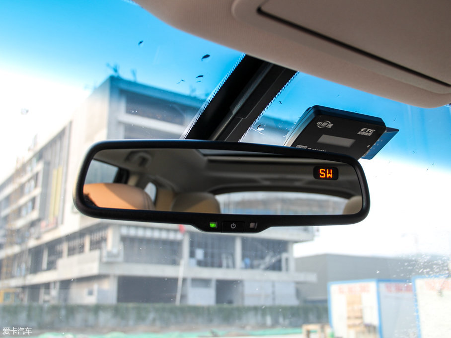 2016Pathfinder 2.5L hybrid