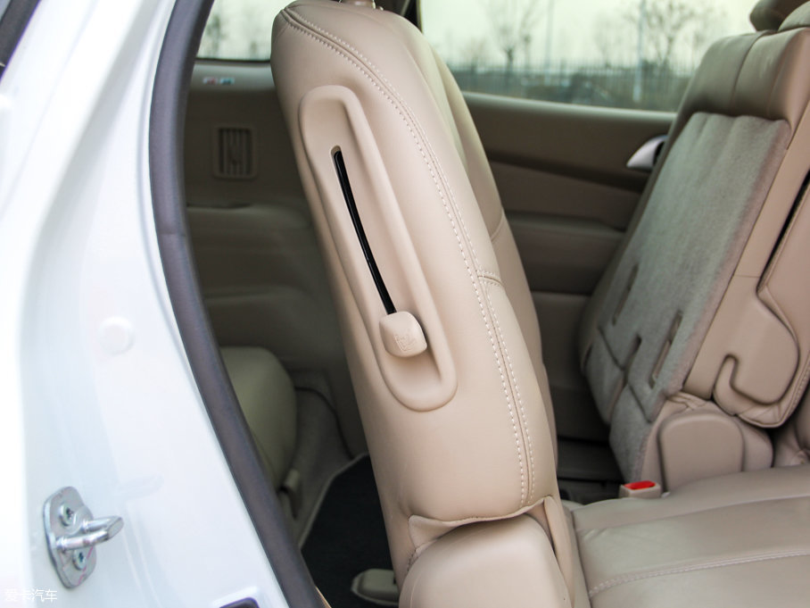 2016Pathfinder 2.5L hybrid