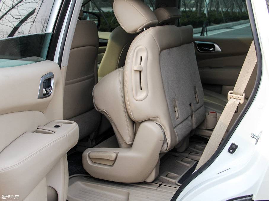 2016Pathfinder 2.5L hybrid