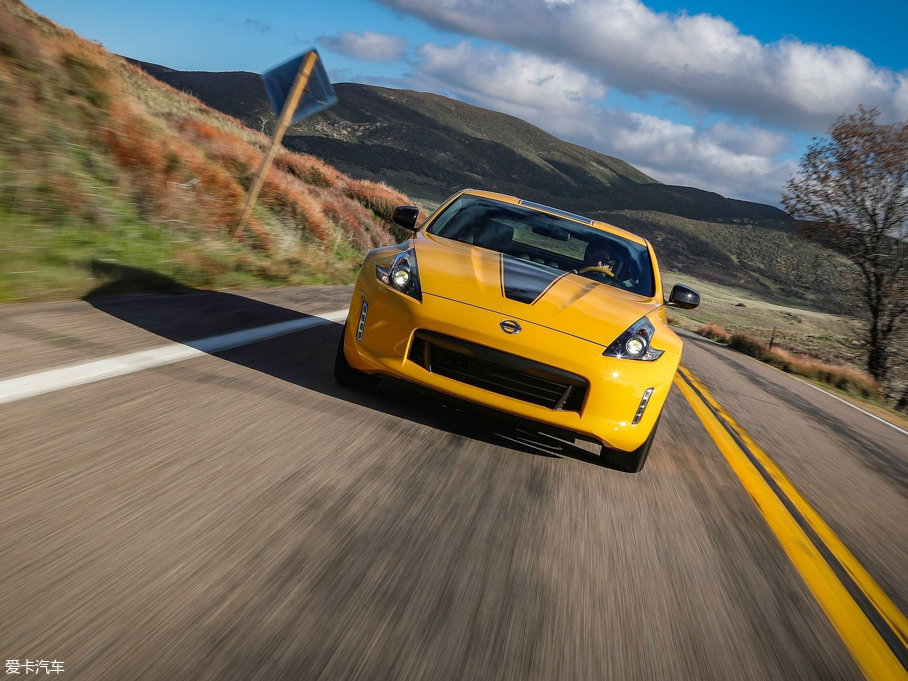 2017ծa370Z Heritage Edition