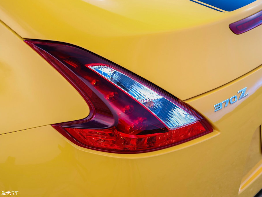 2017ծa370Z Heritage Edition