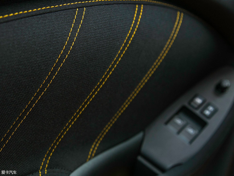 2017ծa370Z Heritage Edition