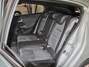 2013款1.3L 基本版 后排座椅