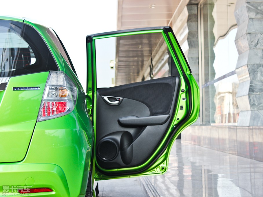 2013wHybrid 1.3L Hybrid