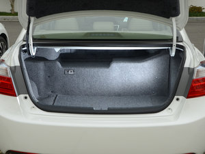 2015款Hybrid 行李厢空间