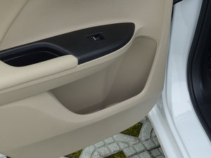 2015款Hybrid 空间座椅