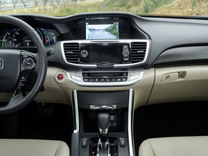 2015款Hybrid 中控台