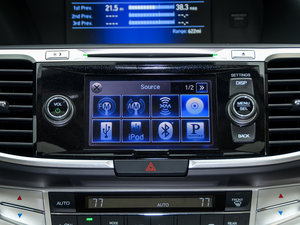 2015款Hybrid 中控区