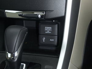 2015款Hybrid 中控区