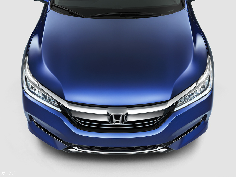 2016w() TOURING Hybrid