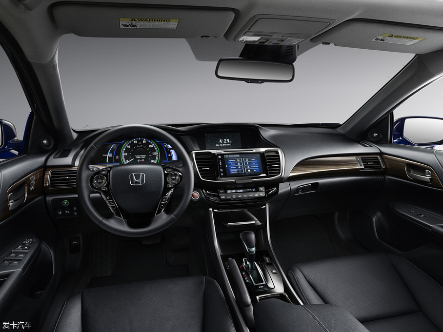 2016�����w(����) TOURING Hybrid