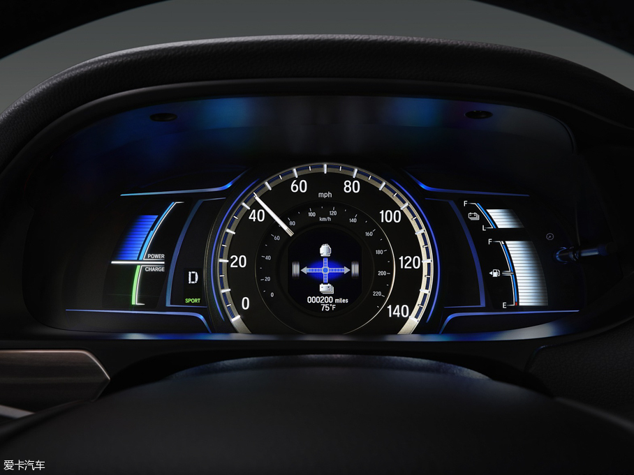 2016�����w(����) TOURING Hybrid