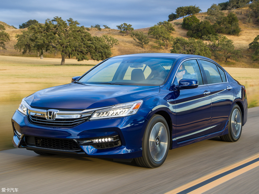 2016w() TOURING Hybrid