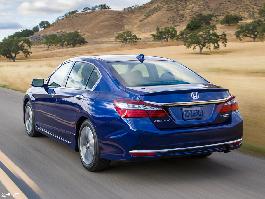 2016w() TOURING Hybrid