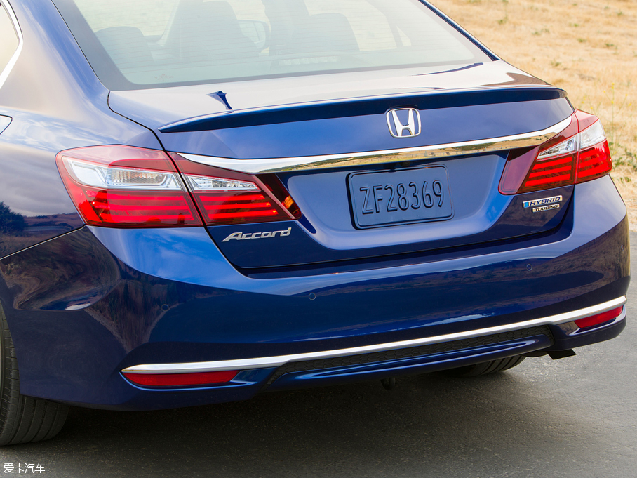 2016w() TOURING Hybrid