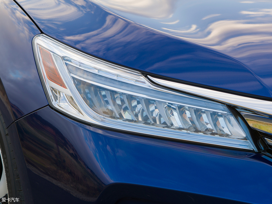 2016w() TOURING Hybrid