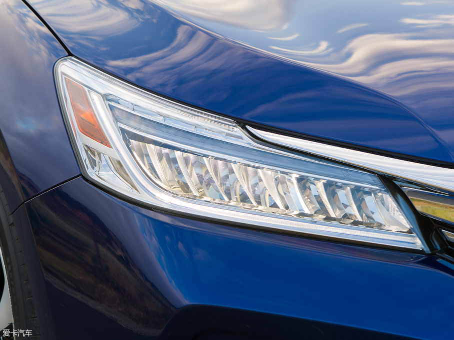 2016w() TOURING Hybrid