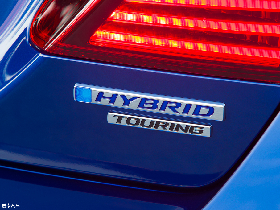 2016w() TOURING Hybrid