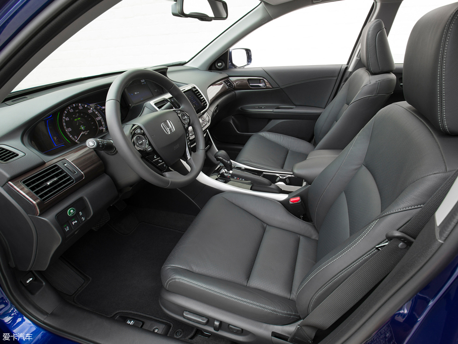 2016w() TOURING Hybrid