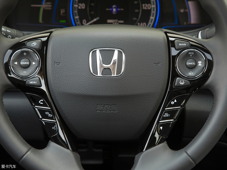 2016�����w(����) TOURING Hybrid