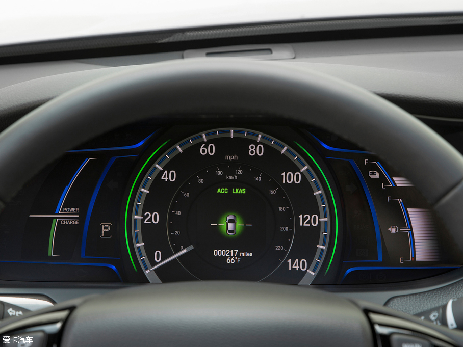 2016�����w(����) TOURING Hybrid