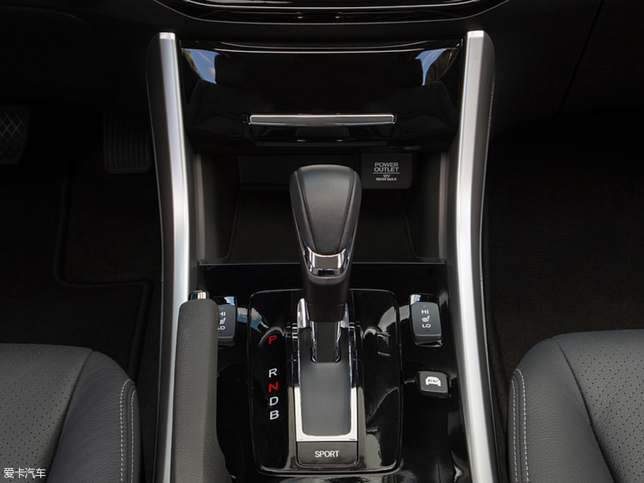 2016�����w(����) TOURING Hybrid