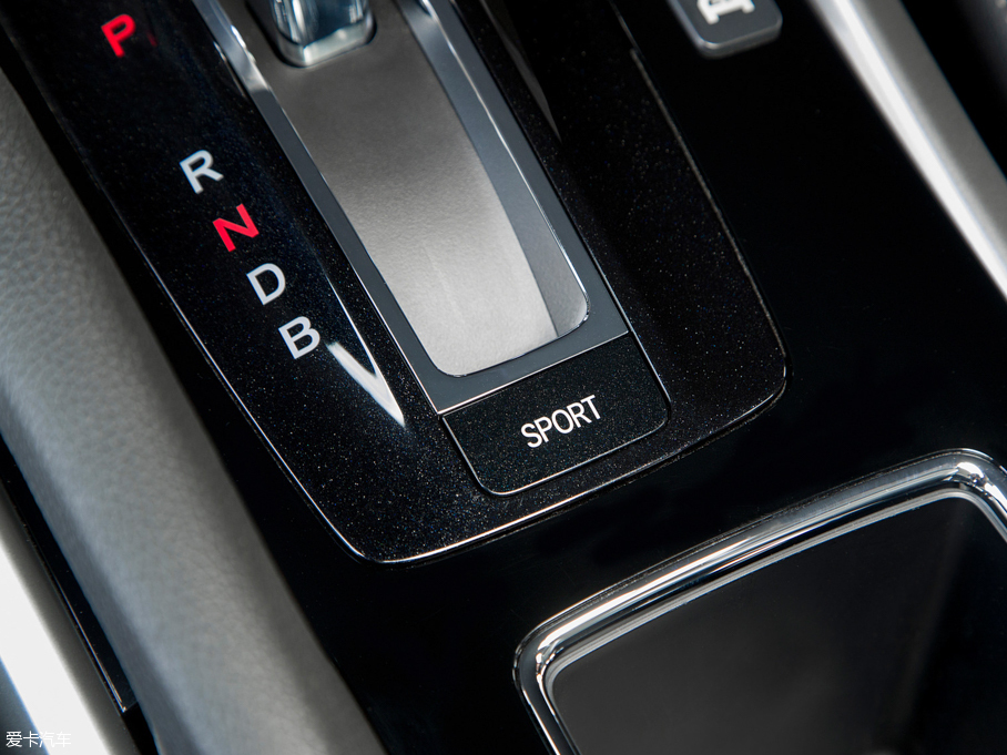 2016�����w(����) TOURING Hybrid