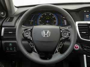 2016TOURING Hybrid п؅^(q)