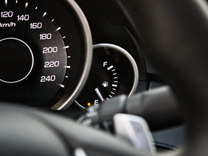 2012��3.7L  �п؅^