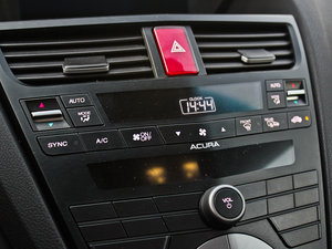 2012款3.7L  中控区