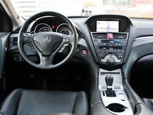 2012款3.7L  中控区