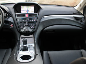 2012款3.7L  中控区