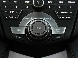 2012款3.7L  中控区
