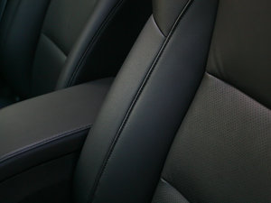 2013款1.5L Hybrid 空间座椅