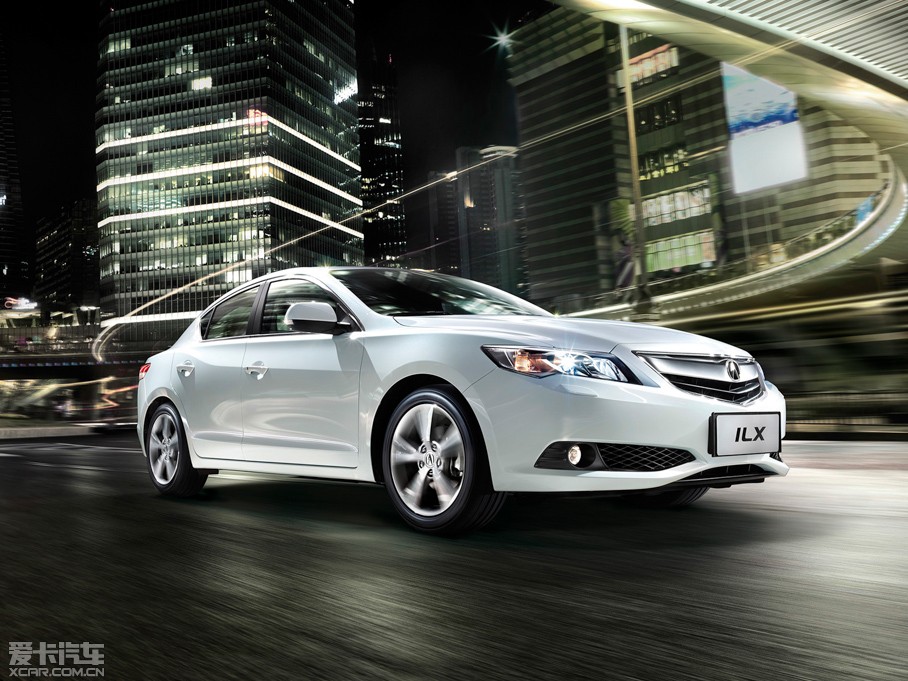 2013��֎��ILX 2.0L �ԄӾ��J��