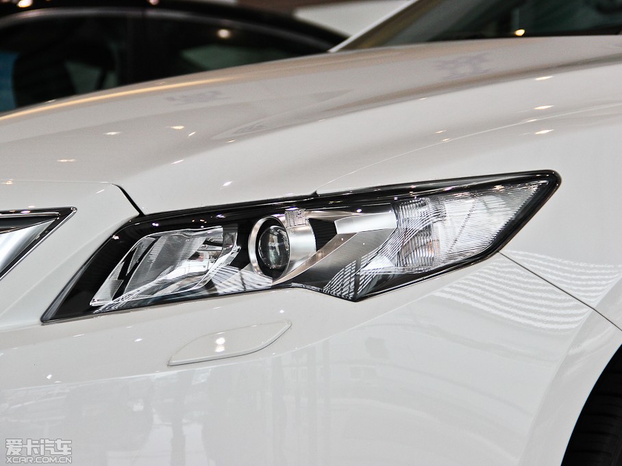 2013��֎��ILX 2.0L �ԄӾ��J��