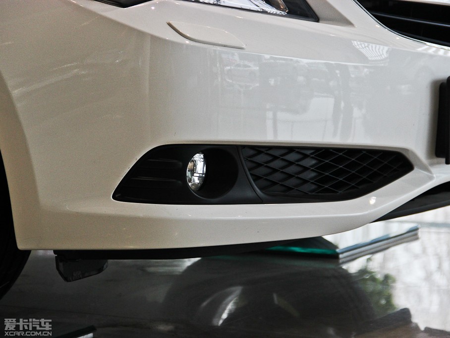 2013��֎��ILX 2.0L �ԄӾ��J��