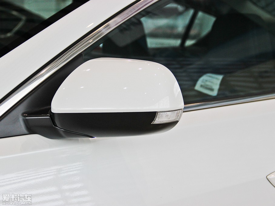 2013��֎��ILX 2.0L �ԄӾ��J��