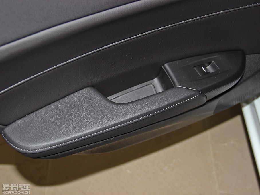 2013��֎��ILX 2.0L �ԄӾ��J��