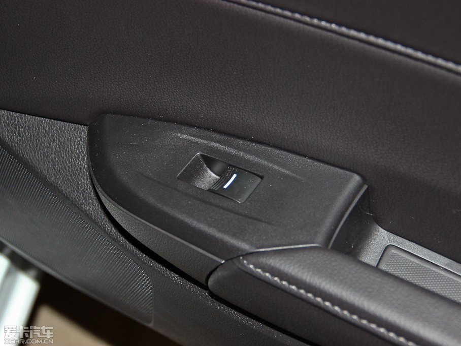 2013��֎��ILX 2.0L �ԄӾ��J��