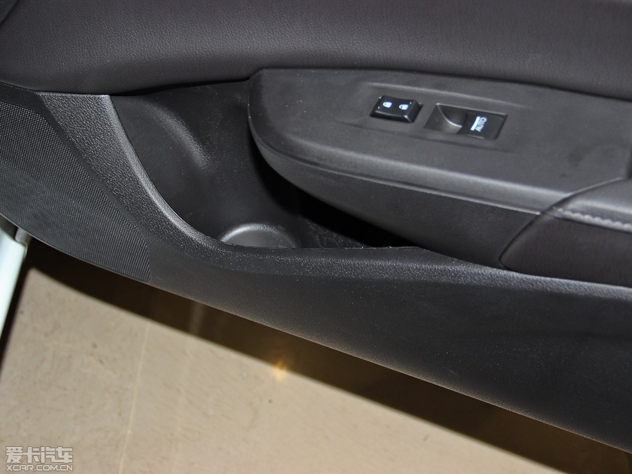 2013��֎��ILX 2.0L �ԄӾ��J��