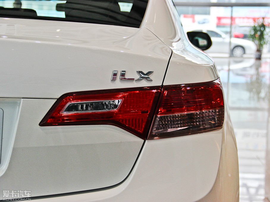 2013��֎��ILX 2.0L �ԄӾ��J��