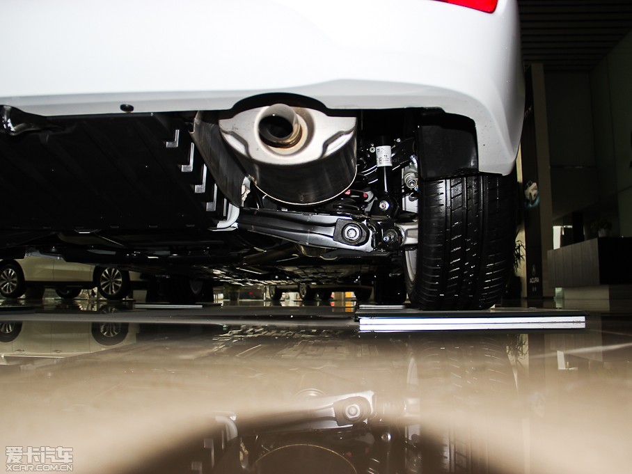 2013��֎��ILX 2.0L �ԄӾ��J��