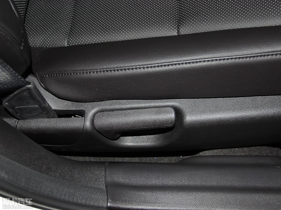 2013��֎��ILX 2.0L �ԄӾ��J��