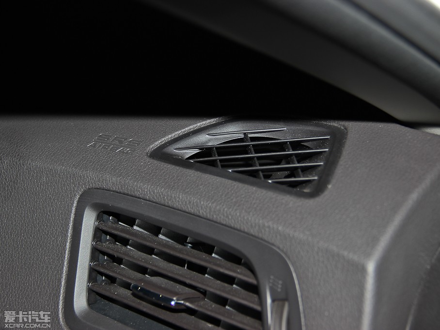 2013��֎��ILX 2.0L �ԄӾ��J��