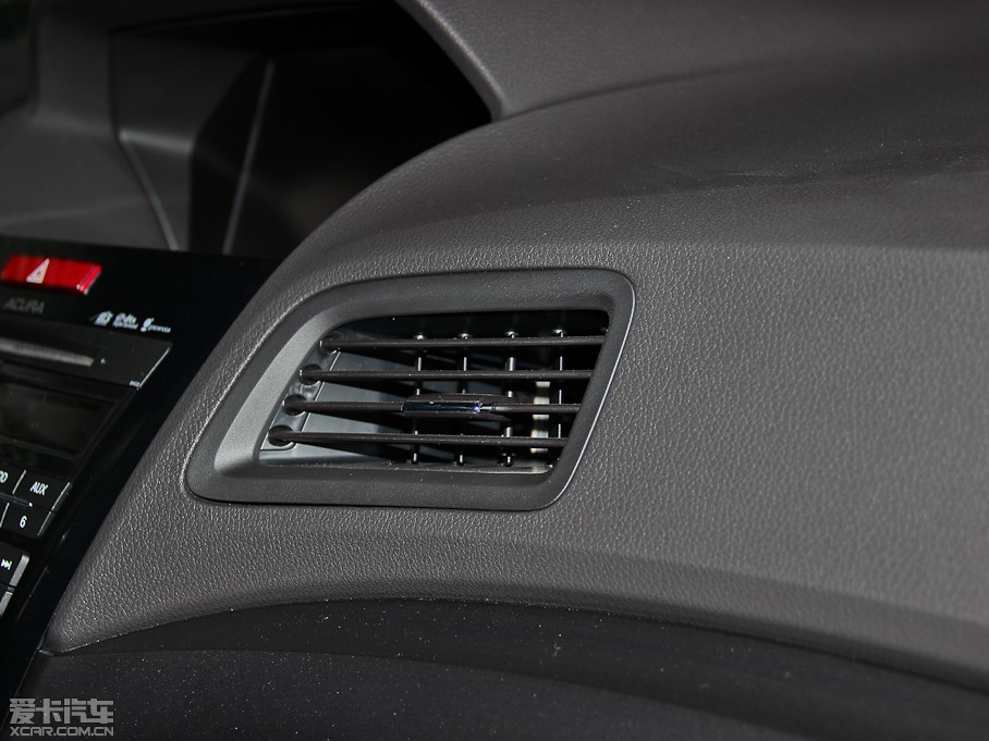 2013��֎��ILX 2.0L �ԄӾ��J��