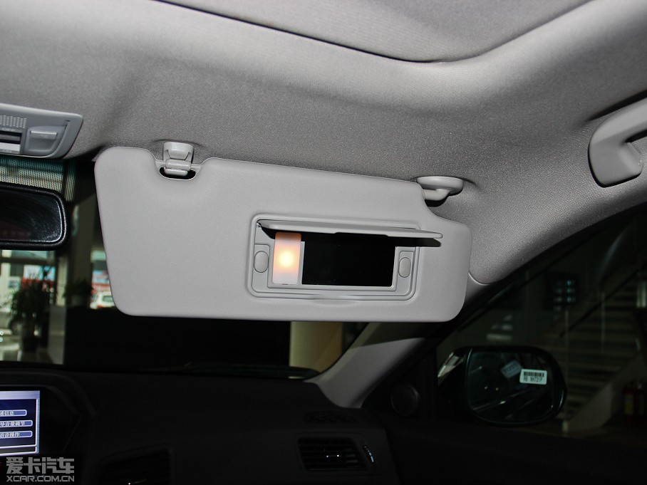 2013��֎��ILX 2.0L �ԄӾ��J��