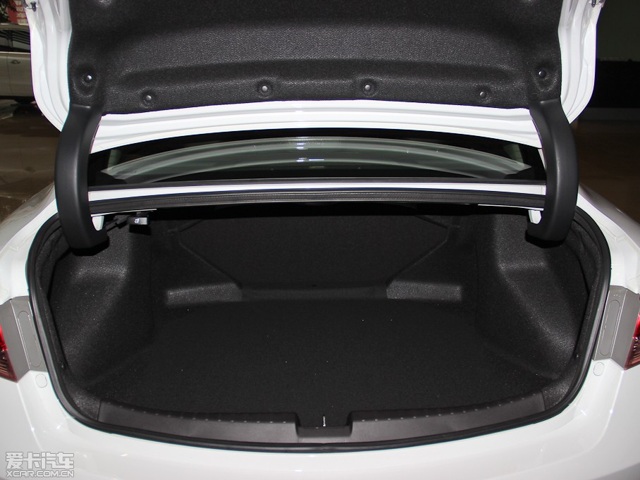 2013��֎��ILX 2.0L �ԄӾ��J��